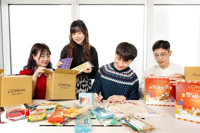 因此每到聖誕節前，基督教救助協會都會發起「1919鞋盒傳愛」。（基督教救協會提供／林良齊台北傳真）