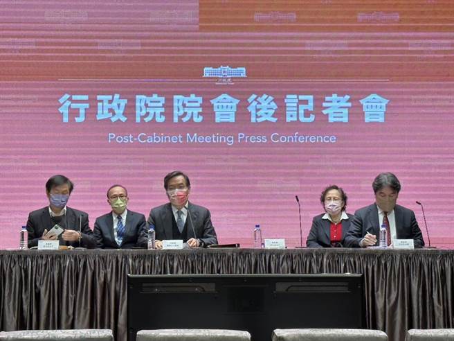 行政院会22日通过「农民健康保险条例」部分条文修正草案。（黄婉婷摄）