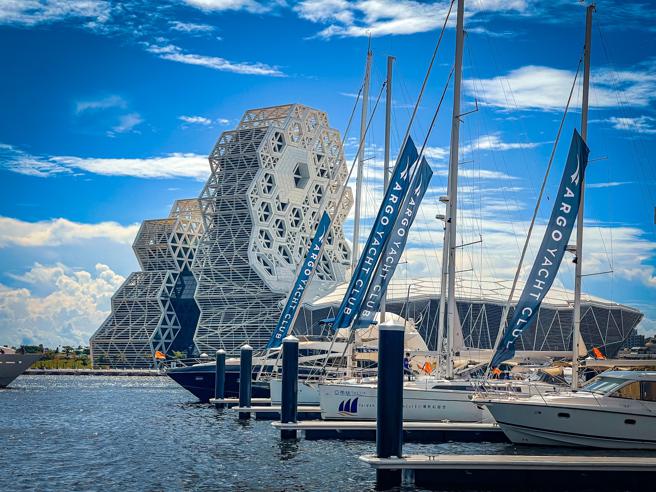 亚果游艇集团2014年成立，在高雄爱河湾游艇码头、台南安平港游艇城、以及澎湖都拥有码头据点。(亚果提供) 