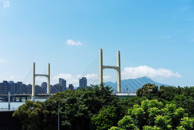 仁义重划区近重阳桥、国道一号，对外交通极其便利。(图/元利乐桦提供)