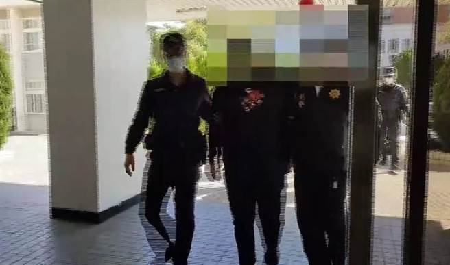 警方今天将陈男等5人带回。（民眾提供／李京升苗栗传真）