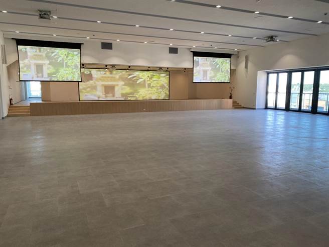 新大楼内活动中心可容纳约600人。（蔡明亘摄）