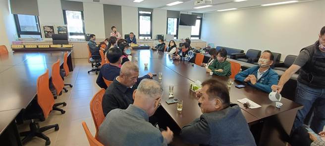 國民黨黨團22日上午召集黨籍議員當選人座談會。（國民黨彰化縣黨部提供／吳敏菁彰化傳真）