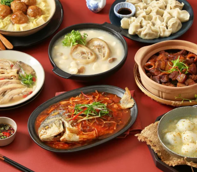 乐天市场的「老妈家功夫年菜套组」，原价1247元起，特价999元起。（乐天市场提供）