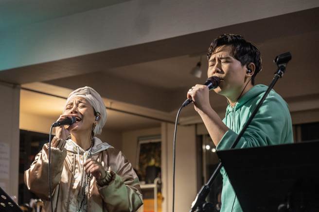 理想混蛋主唱鸡丁和阿爆练唱。（臺北市政府观传局提供）