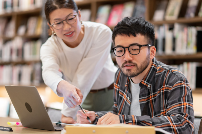 第三名为深具话题性的「论文指导、修改」。（图／业者提供）