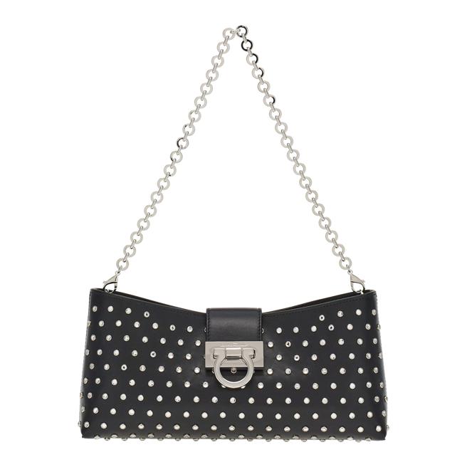 FERRAGAMO 黑色水晶镶嵌TRIFOLIO手提包，8万1900元。（FERRAGAMO提供）