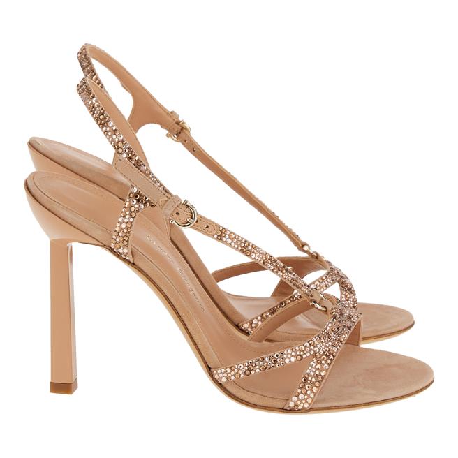 FERRAGAMO 粉色水晶装饰高跟凉鞋，5万5900元。（FERRAGAMO提供）