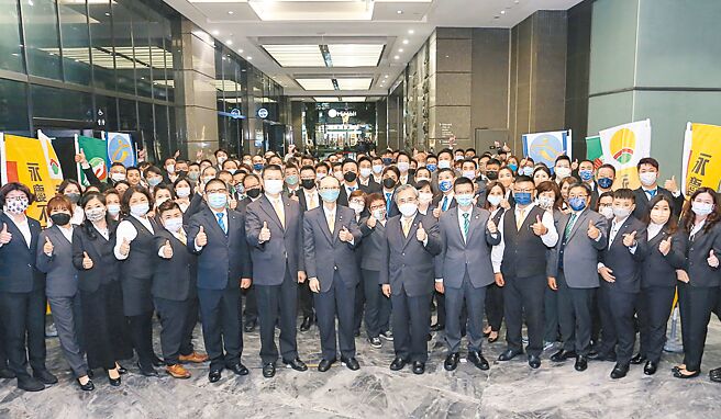 永慶房產集團加盟四品牌2022年創下270億業績、2,500萬單店平均業績的傲人記錄。圖／永慶提供