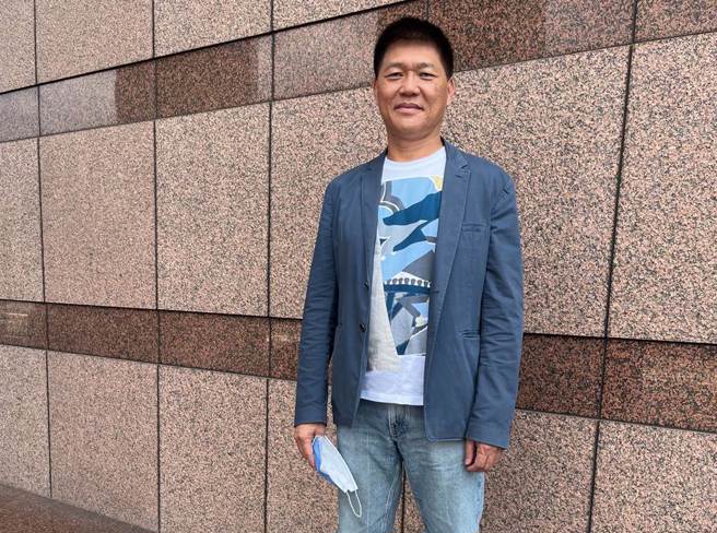 郭再钦宣布退出民进党，吁郭信良退出议长选举。(戴志扬翻摄)