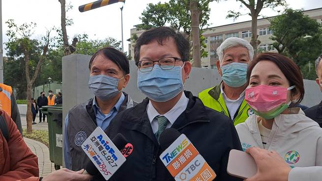 民进党2022大选检讨小组召集人、桃园市长郑文灿表示，党内对于论文和黑金都该检讨，确实与基层配合度出现状况，相信藉竞选过程知道民意所在是件好事。（蔡明亘摄）