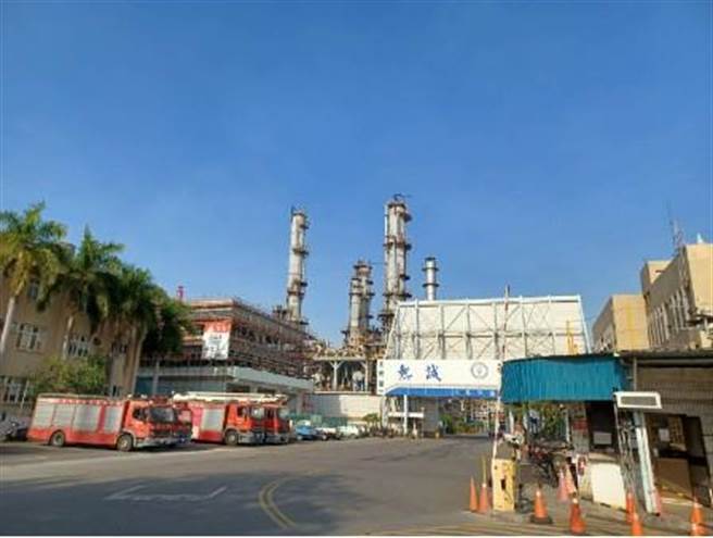 高雄中油大林炼油厂21日传出停炉事故。（陈丽娜提供／洪浩轩高雄传真）