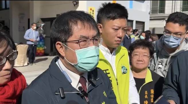 台南市長黃偉哲今天上午回應林飛帆批評台南亂象。(曹婷婷攝)