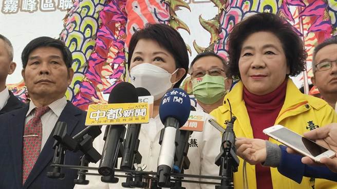 台中市长卢秀燕23日上午受访回应其他县市政府向台中借将，卢秀燕表示，到目前为止共有3个县市借将，借出原则採「最高规格」，不分党派、人才共享，因为台中好、台湾也要好才行。（潘虹恩摄）