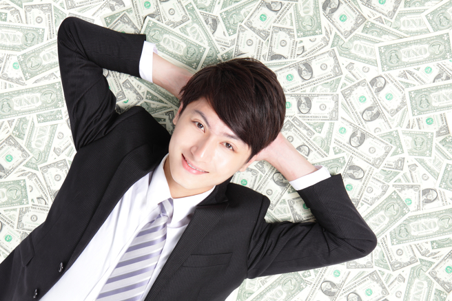 雙子、	天秤、	雙魚、牡羊及金牛準備告別霉運，2023年工作與愛情運非常旺。(示意圖/達志影像)