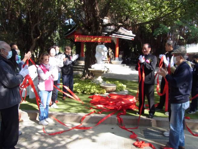 重现云林县北港镇旧记忆，国宝级大师江清露「倒水美人」泥塑修復启用。（张朝欣摄）