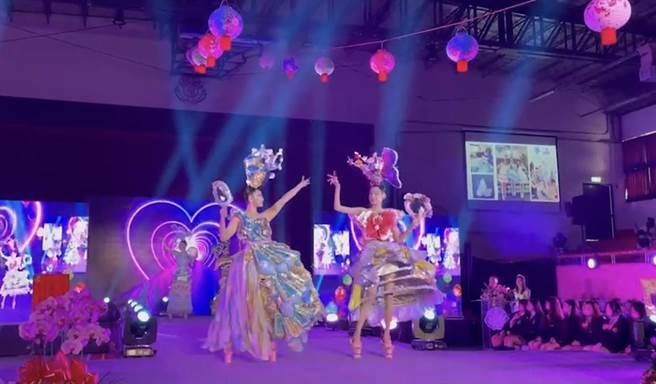 今下午首场展演吸引近200名家长到场观展，气氛相当热闹。（校方提供／蔡明亘桃园传真）