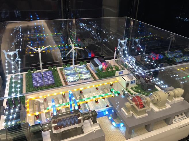 储电成本省一半！丁廉君创建Power 8电力胶囊系统　要拚成为电力银行。(图/品观点提供)