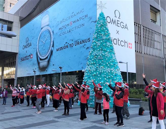 耶诞老人平安夜将到台中捷运车站报佳音。（台中捷运公司提供／张亦惠台中传真）