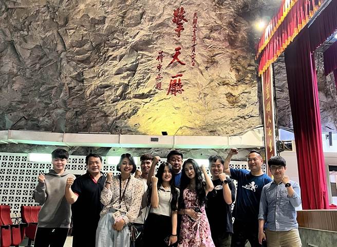 金门太武山擎天厅将于大年初一至初八免预约开放参观，想一探秘境的民眾可得把握机会。(图／民眾提供)