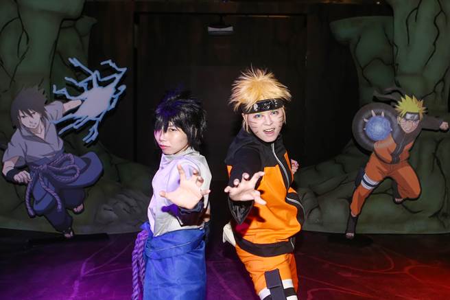 《火影忍者动画20周年特展》24日于新光三越A11六楼盛大开幕，23日许多Coser抢先观赏。（邓博仁摄）