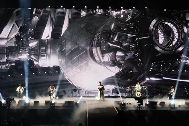 五月天「诺亚方舟10周年进化復刻限定版演唱会」今晚正式启航。（相信音乐提供）