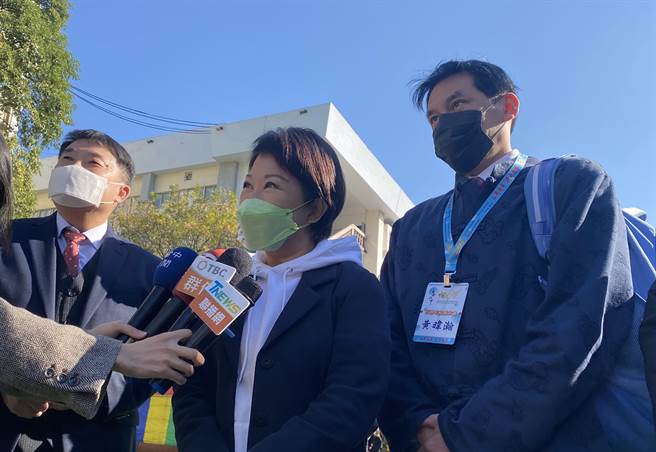 台中市長盧秀燕表示，市府團隊25日就職典禮將採開放自由參加，儀式完成後，由市集上場。（陳淑芬攝）