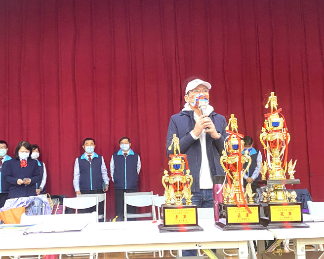 赛事前三名除了提供奖杯外，区公所也特别提供筹措奖金给前三名队伍。(大安区公所提供)