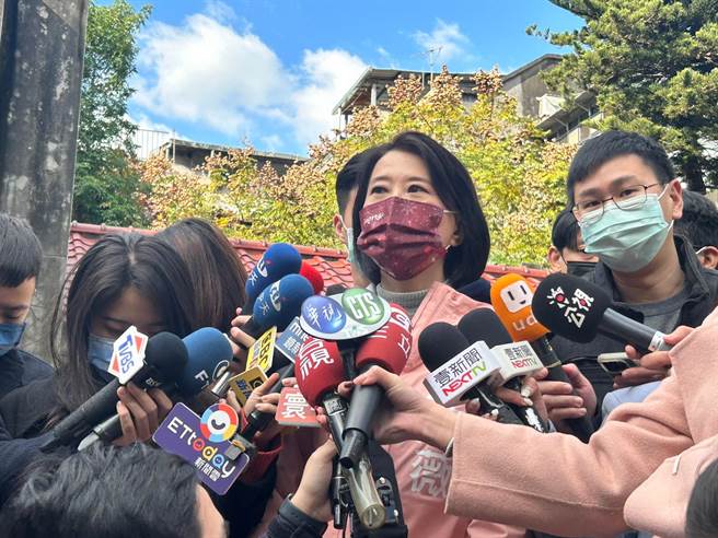 有网路声量调查显示，台北市第3选区立委补选国民党候选人王鸿薇优于对手民进党候选人吴怡农，王鸿薇今说，这能不能转化为选票需要特别谨慎看待。（李奇叡摄）