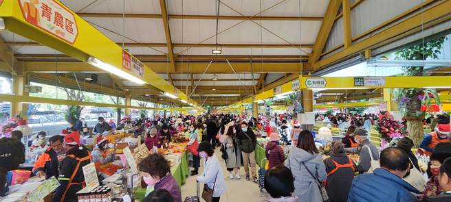 台北希望广场农民市集自设置已达21年。（林良齐摄）