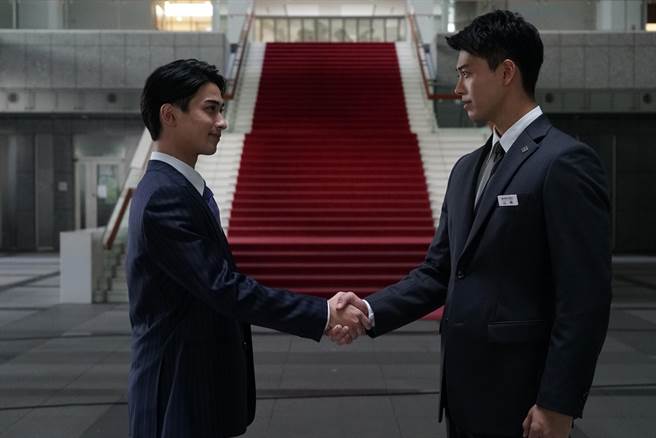 竹内凉真（右）、横滨流星在《彬与瑛》首次合作。（中影提供）