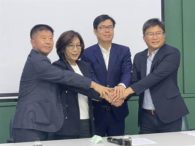 高市議會正、副議長選戰詭譎多變，民進黨確定由康裕成搭配曾俊傑角逐高市正副議長。（洪浩軒攝）