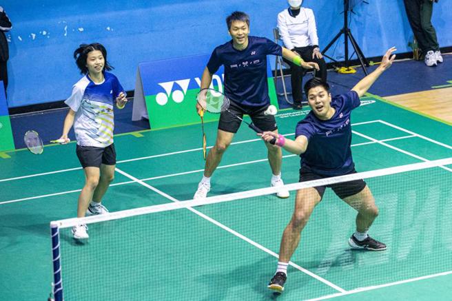 台湾羽球男双好手卢敬尧（前）。（中央社）