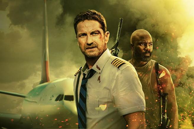 杰瑞德巴特勒（左）与麦克寇特在《迫降危机》携手解救乘客。（车库娱乐提供）