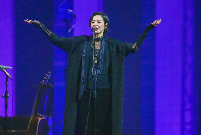 安溥今晚在小巨蛋举办首场「to ebb 2022潮水箴言」演唱会。（粘耿豪摄）