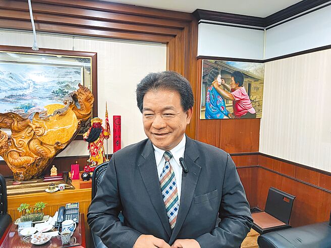 被民进党副秘书长林飞帆点名批评的台南市议长郭信良说，已配合中央政策监督台南市政府、建设台南。（洪荣志摄）