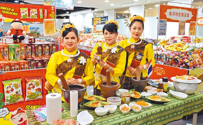 泰國商務處首次南下屏東舉辦物產展，盼藉此開拓觀光產業商機。（林和生攝）