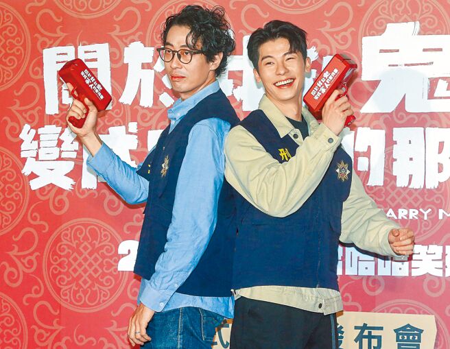 许光汉（右）和马念先昨合体出席记者会。（粘耿豪摄）