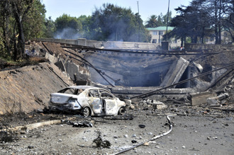 南非油罐車爆炸增至10死 另約40人受傷