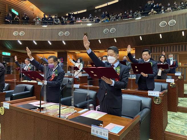 宜蘭縣議會今（25日）舉辦第20屆議員宣誓就職典禮暨議長、副議長選舉。（吳佩蓉攝）