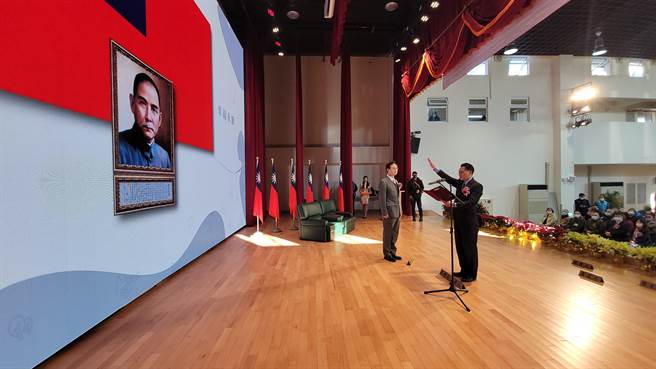 王忠銘宣誓就職第8屆連江縣長。（連江縣政府提供）