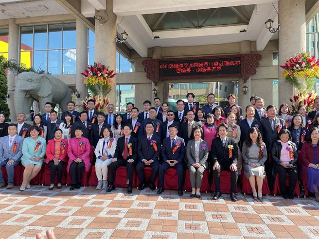 彰化县议员合影。（吴敏菁摄）