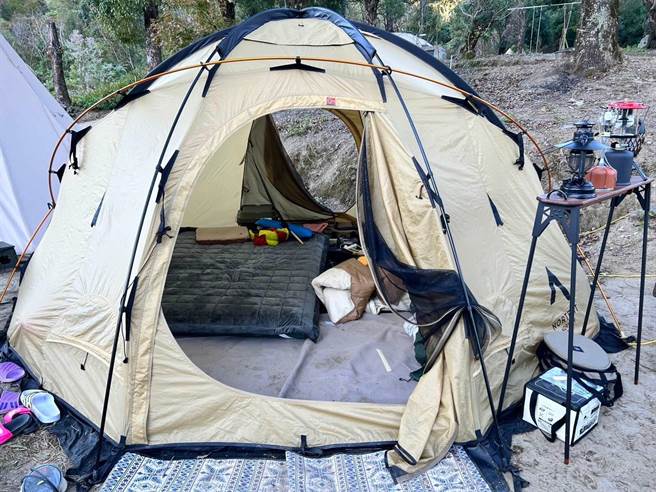 一家3口在帐内使用罐装瓦斯暖炉取暖，疑通风不良造成一气化碳中毒，发现时3人没有意识。（民眾提供／杨静茹南投传真）