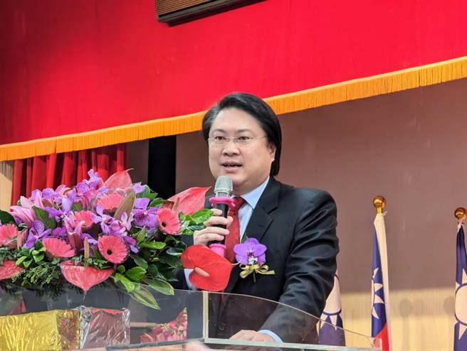 甫卸任的基隆市长林右昌在九合一选后，便积极布局基隆市议长选举。（张志康摄）