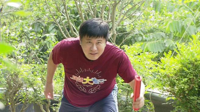 胡瓜挑戰接力比賽，過程讓人感動。（民視提供）