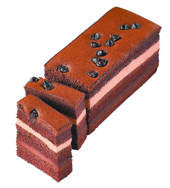 全聯巧克力長條蛋糕，原價109元，今（25日）前，特價95元。（全聯提供）