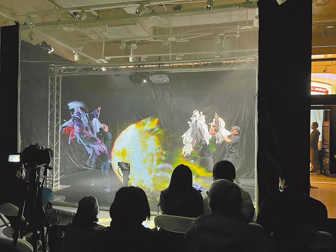 5G跨时空的新表演型态，打破娱乐的空间与限制。（霹雳提供）