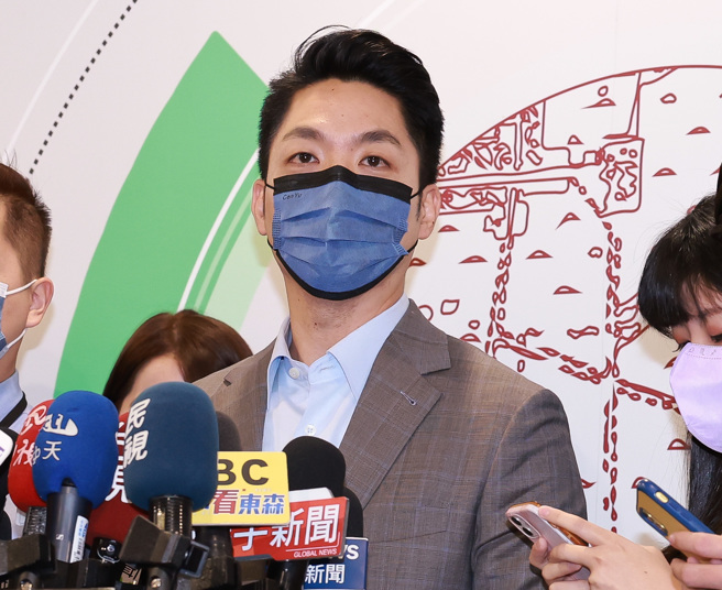 张善政喊1280月票不跳票 蒋万安：中央支持都乐观其成（陈俊吉摄）