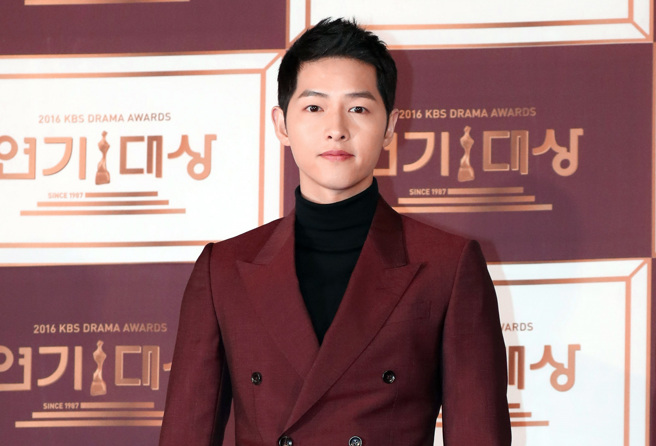 宋仲基于今(26)高调认爱圈外女友，让人不禁联想3年前与前妻宋慧乔的婚姻。(图/中时资料照)