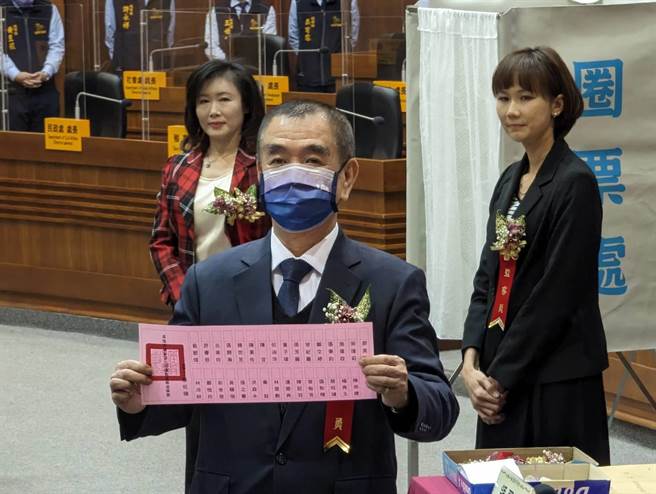 国民党基隆市党部邀前议长蔡旺琏担任市党部首席副主委。（张志康摄）